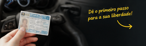 Mão segurando uma CNH: Dê o primeiro passo para a sua liberdade!